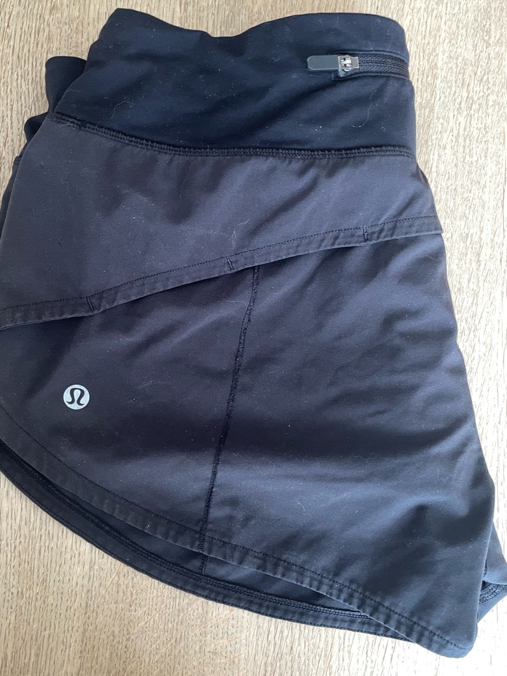 Lululemon Speed Up short 2.5” inseam, black size 8